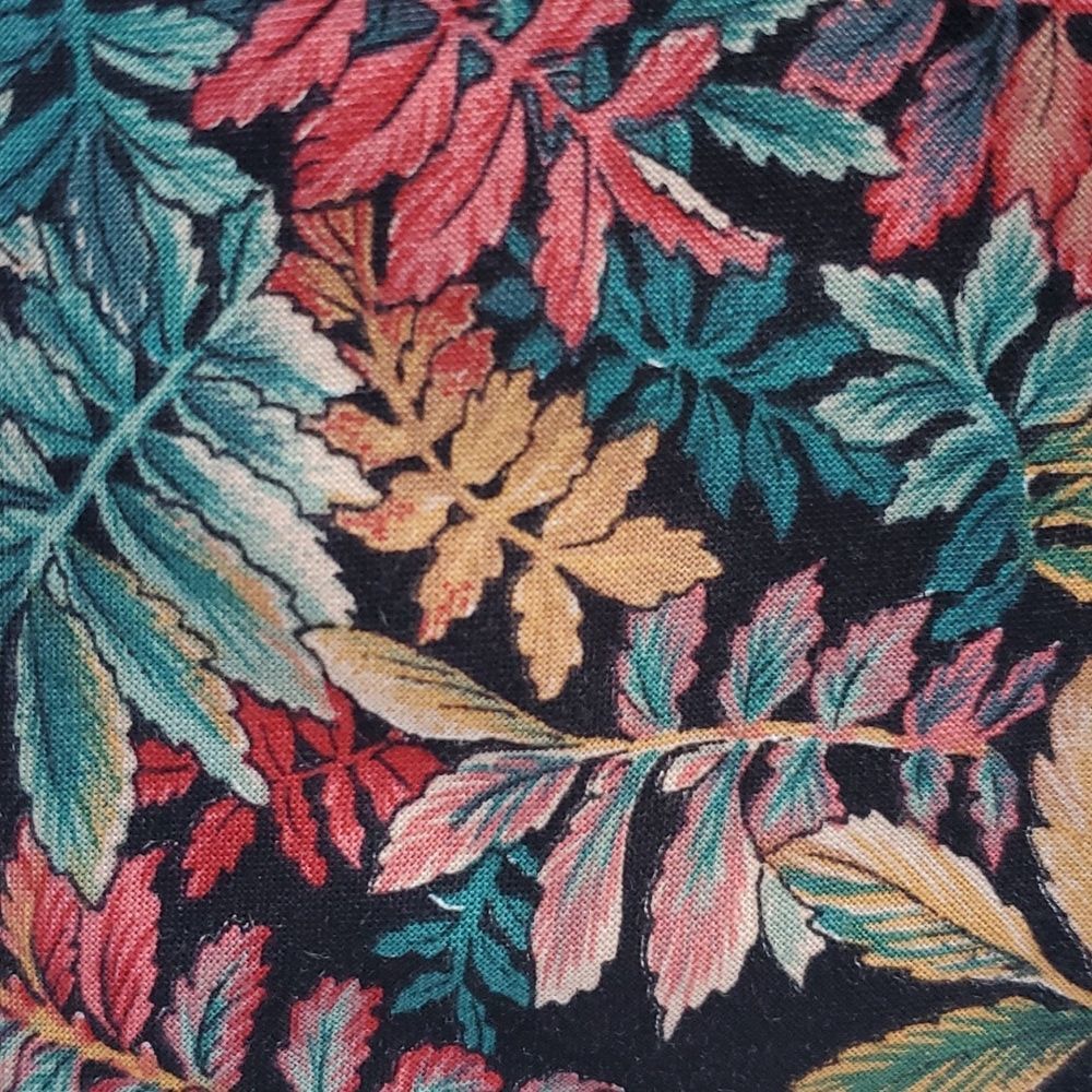 HILO HATTIE MADE IN HAWAII FALL LEAVES MEN'S TIE BLACK RED TEAL 3.25" X 56"